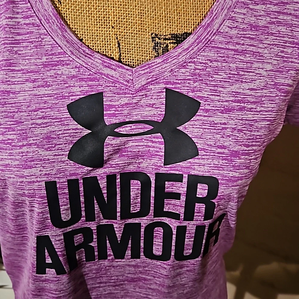 Under Armour Womens Size Small Dri Fit Tee in Purple and Black - Picture 2 of 4